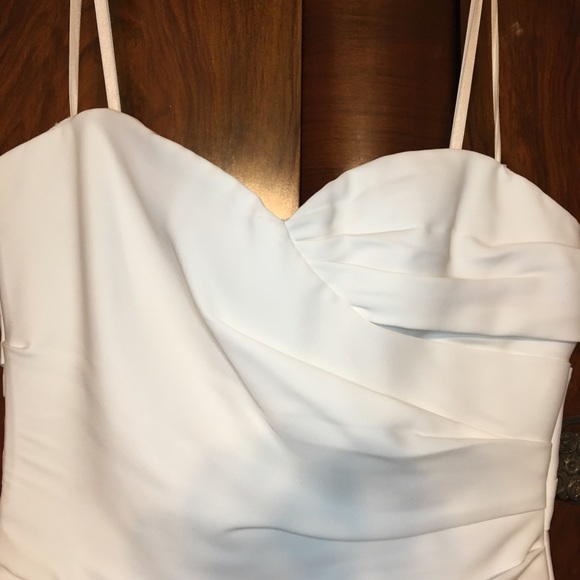 BCBG MaxAzria Strapless Dress. Size 6 - Picture 5 of 8